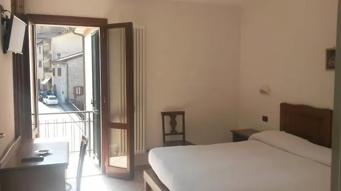 Hotel Acquacheta Valtancoli 3*